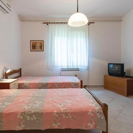 Nice Apartment In Zadar With Kitchen Exterior foto